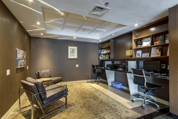 Monte Carlo Inns Airport Suites Main image